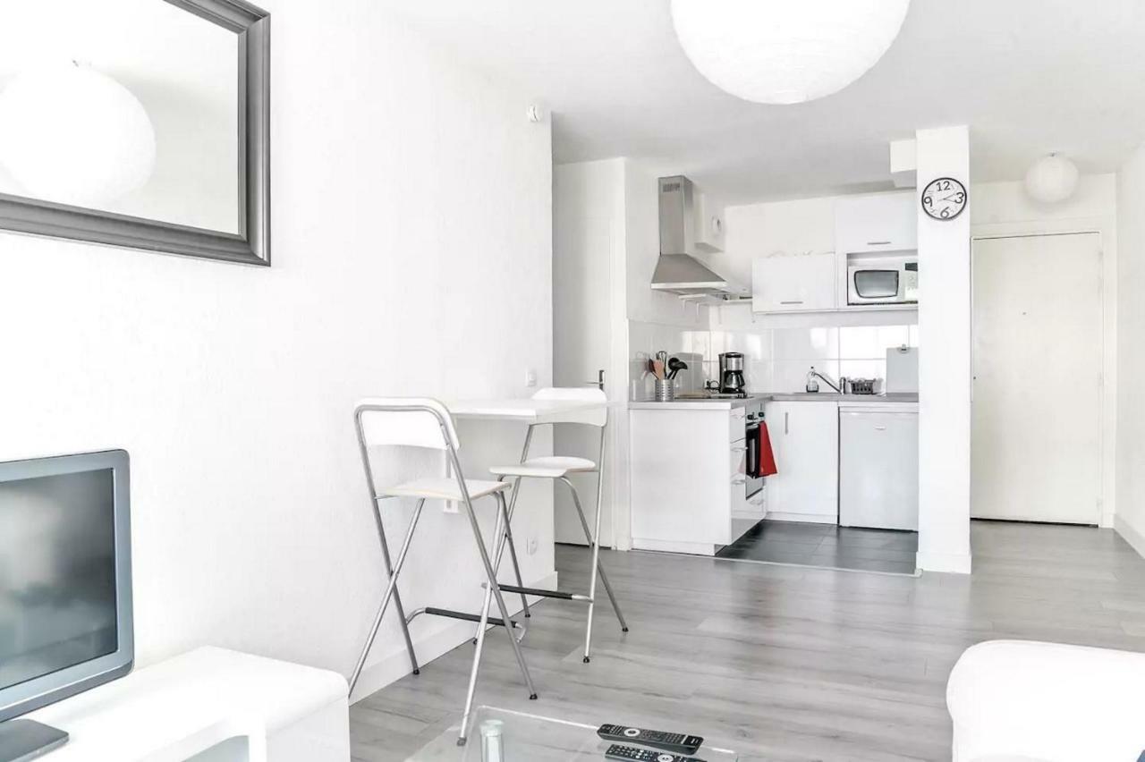 Appartements Du Leman - Proches Geneve - Parkings Prives Gratuits 안마스 외부 사진